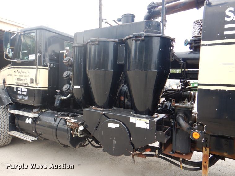 image for item DH5289 1995 White GMC WG hydrovac truck