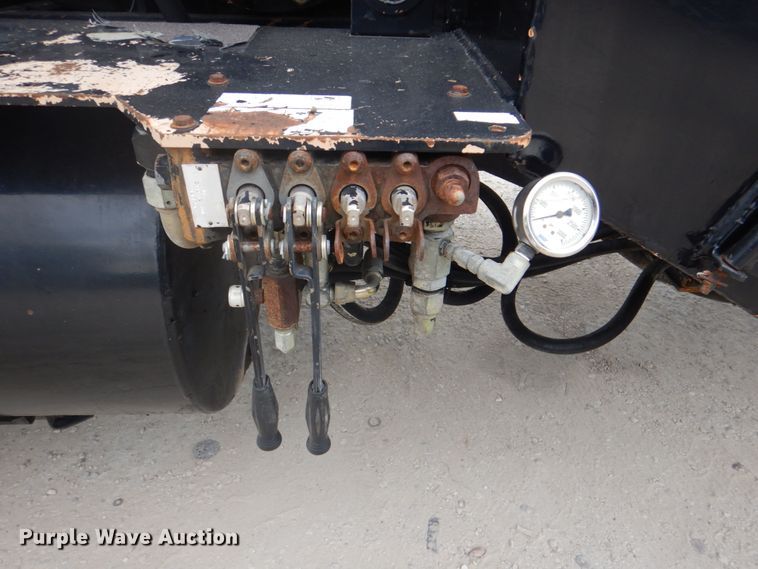 image for item DH5289 1995 White GMC WG hydrovac truck