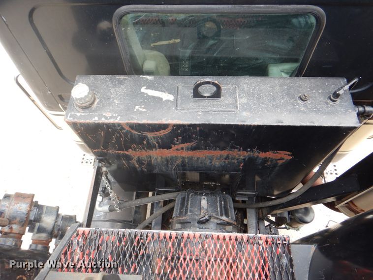 image for item DH5289 1995 White GMC WG hydrovac truck