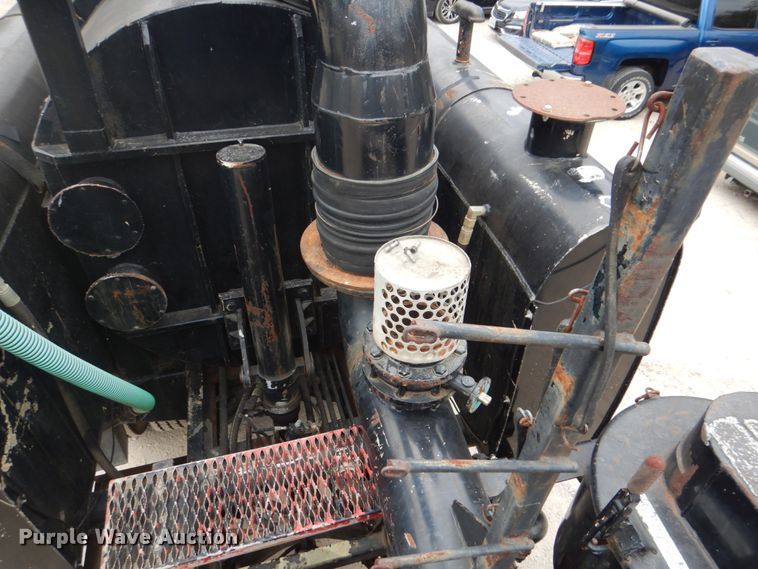 image for item DH5289 1995 White GMC WG hydrovac truck