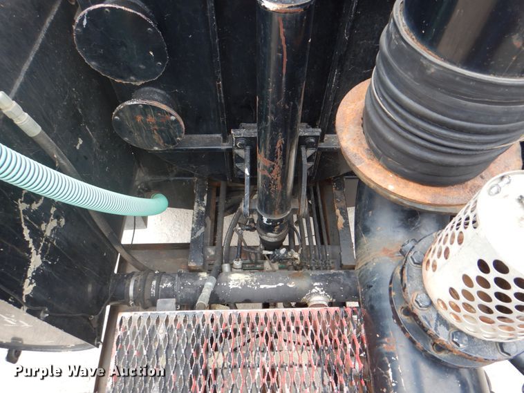 image for item DH5289 1995 White GMC WG hydrovac truck