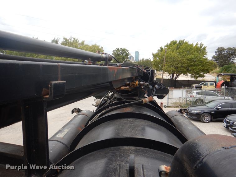 image for item DH5289 1995 White GMC WG hydrovac truck