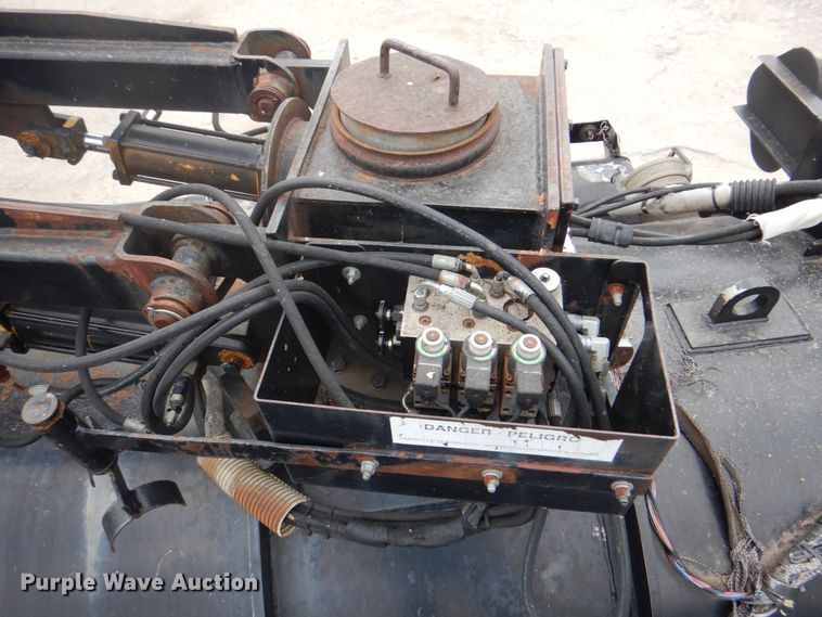 image for item DH5289 1995 White GMC WG hydrovac truck