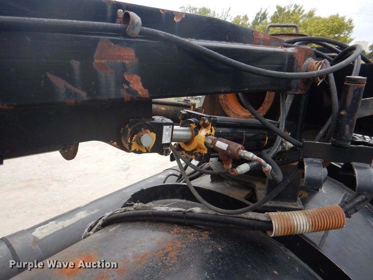 image for item DH5289 1995 White GMC WG hydrovac truck