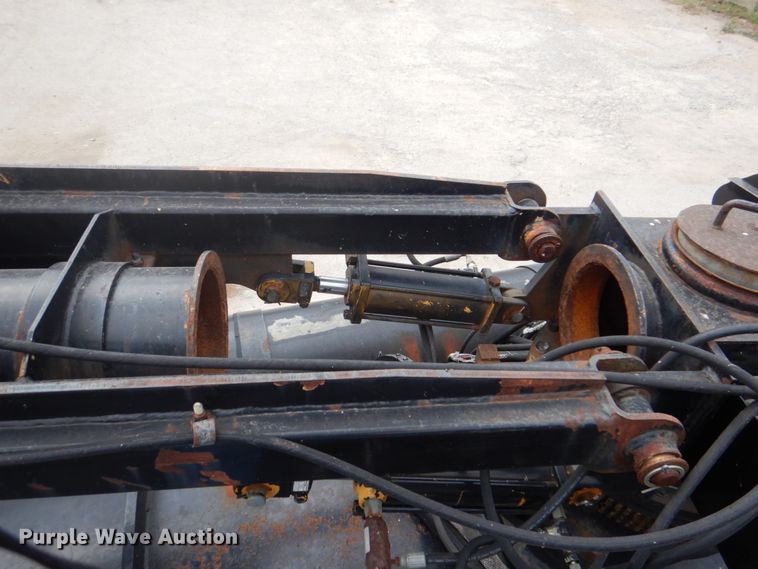 image for item DH5289 1995 White GMC WG hydrovac truck