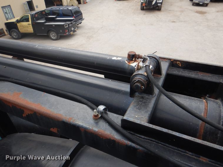 image for item DH5289 1995 White GMC WG hydrovac truck