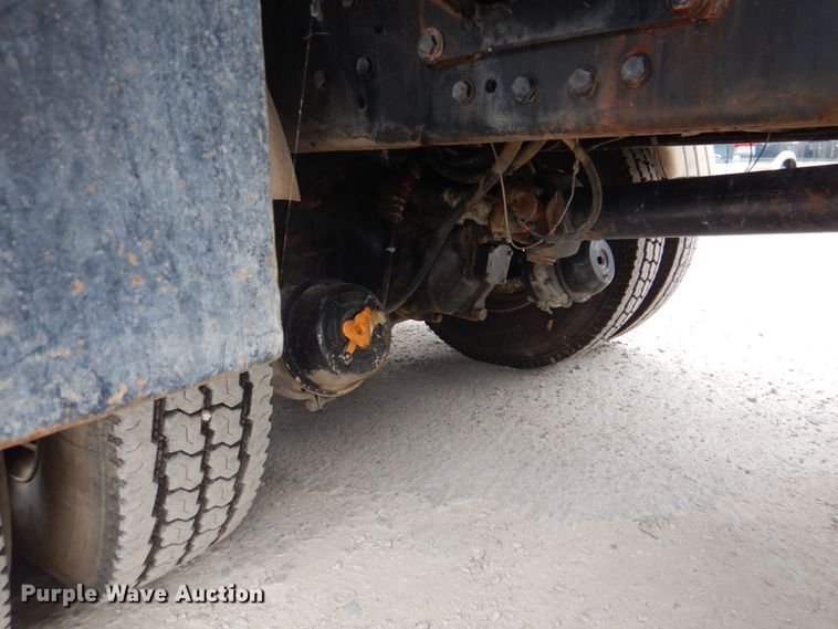 image for item DH5289 1995 White GMC WG hydrovac truck