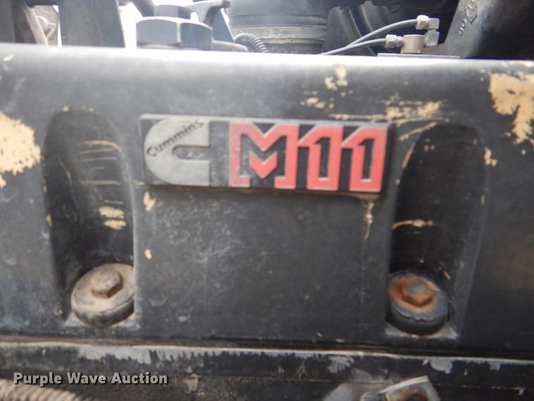 image for item DH5289 1995 White GMC WG hydrovac truck