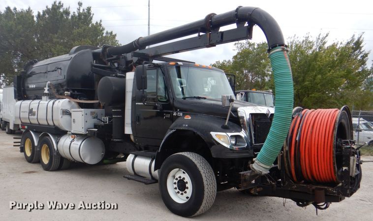 image for item DH5290 2006 International 7600 hydrovac truck