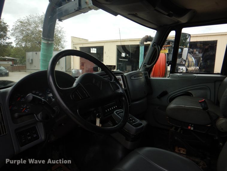 image for item DH5290 2006 International 7600 hydrovac truck