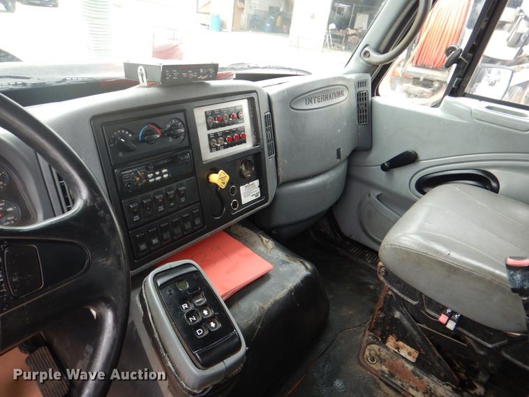 image for item DH5290 2006 International 7600 hydrovac truck