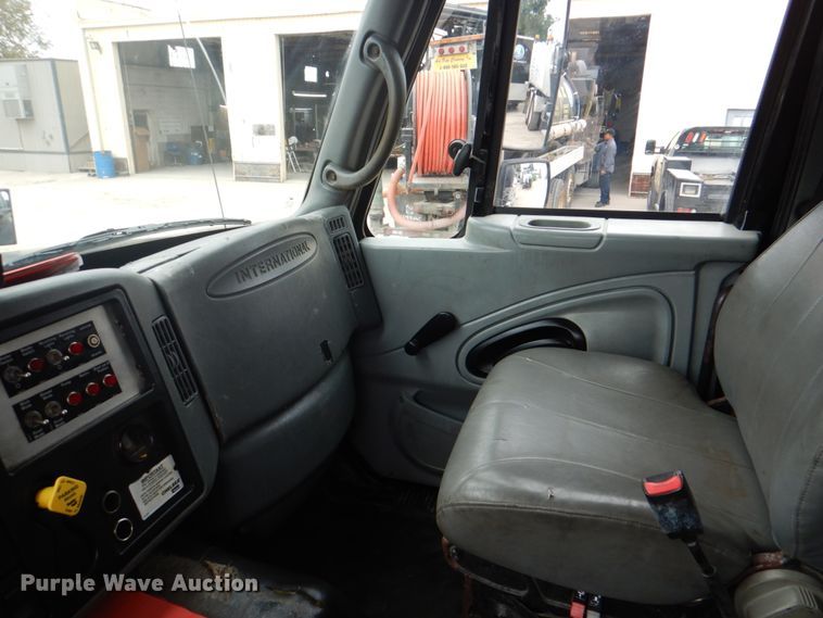 image for item DH5290 2006 International 7600 hydrovac truck