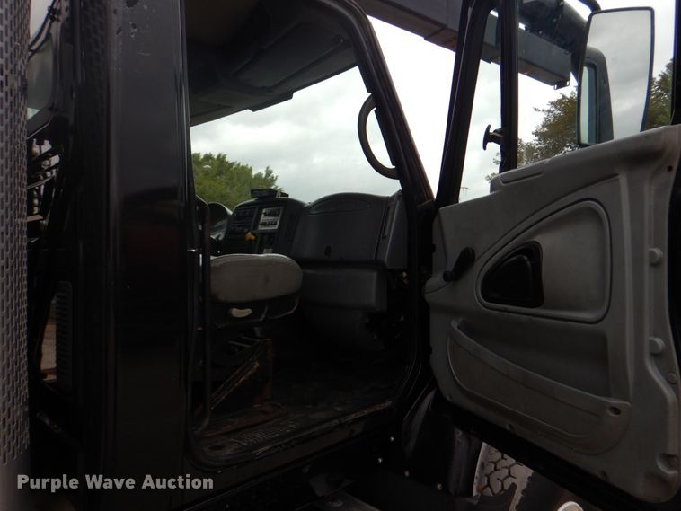 image for item DH5290 2006 International 7600 hydrovac truck