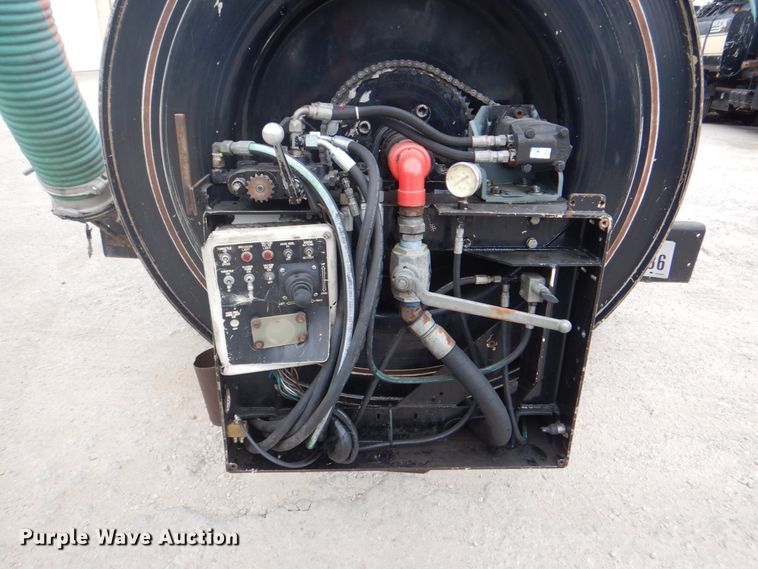 image for item DH5290 2006 International 7600 hydrovac truck