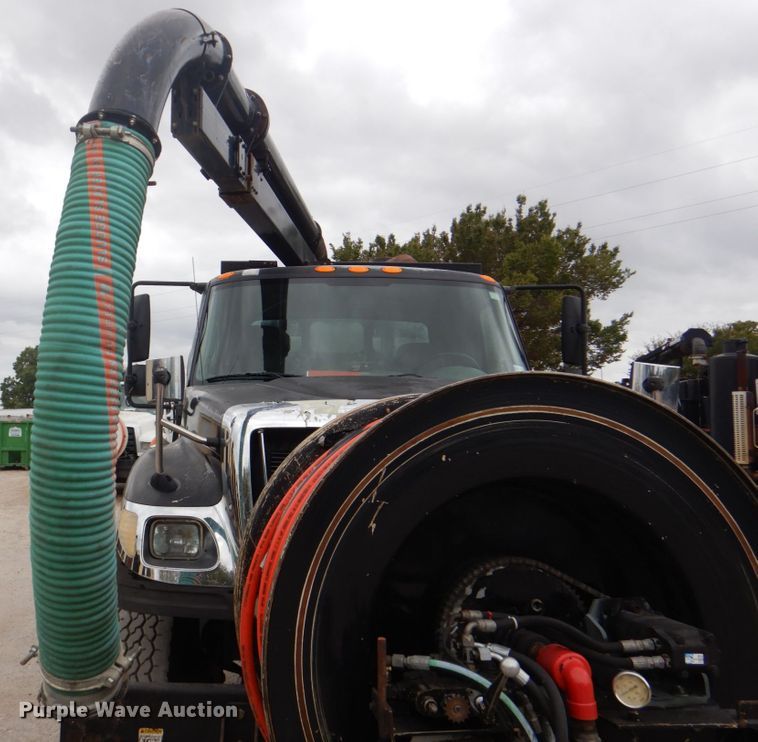 image for item DH5290 2006 International 7600 hydrovac truck