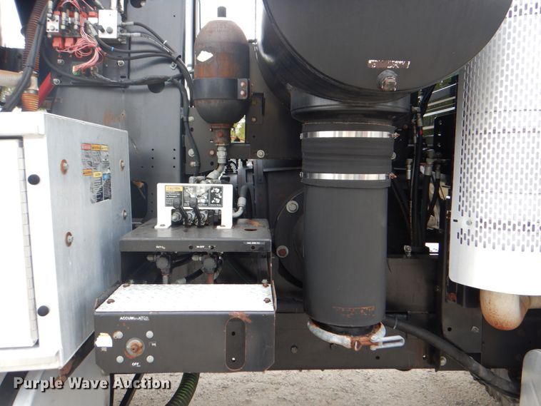 image for item DH5290 2006 International 7600 hydrovac truck