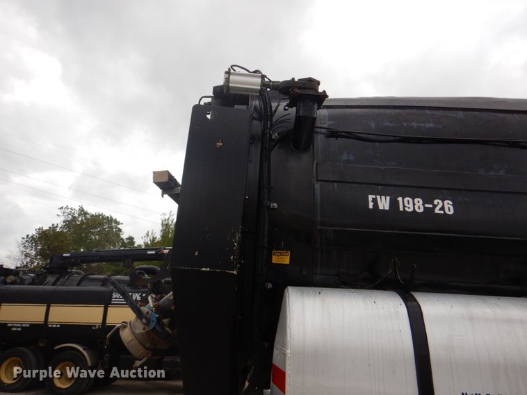 image for item DH5290 2006 International 7600 hydrovac truck