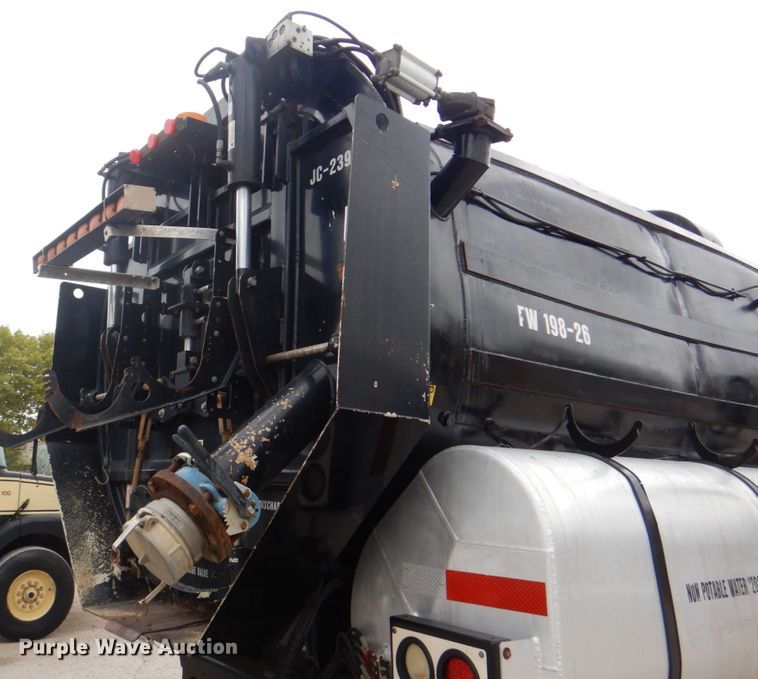 image for item DH5290 2006 International 7600 hydrovac truck