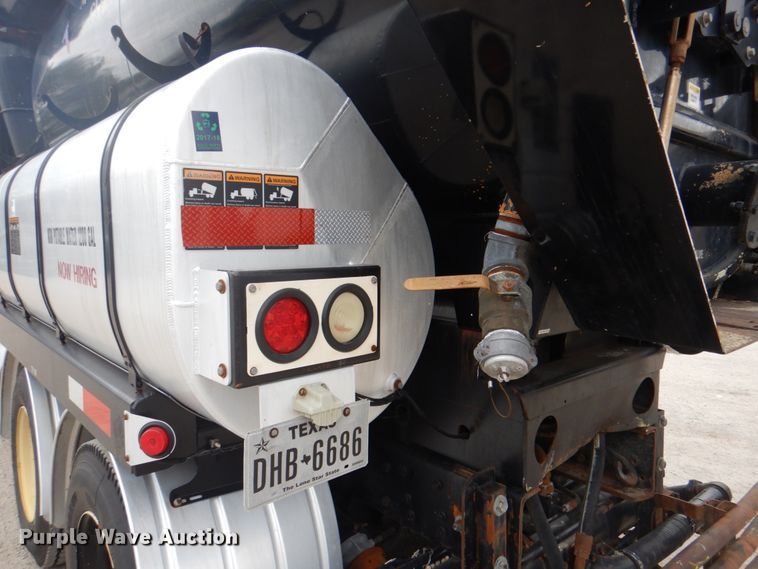 image for item DH5290 2006 International 7600 hydrovac truck