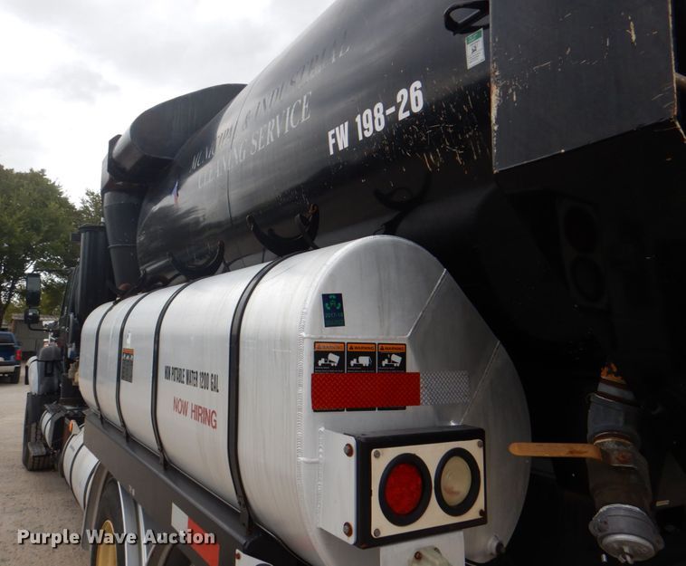 image for item DH5290 2006 International 7600 hydrovac truck