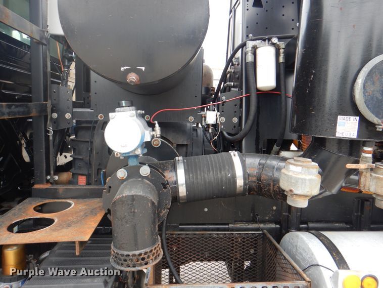 image for item DH5290 2006 International 7600 hydrovac truck