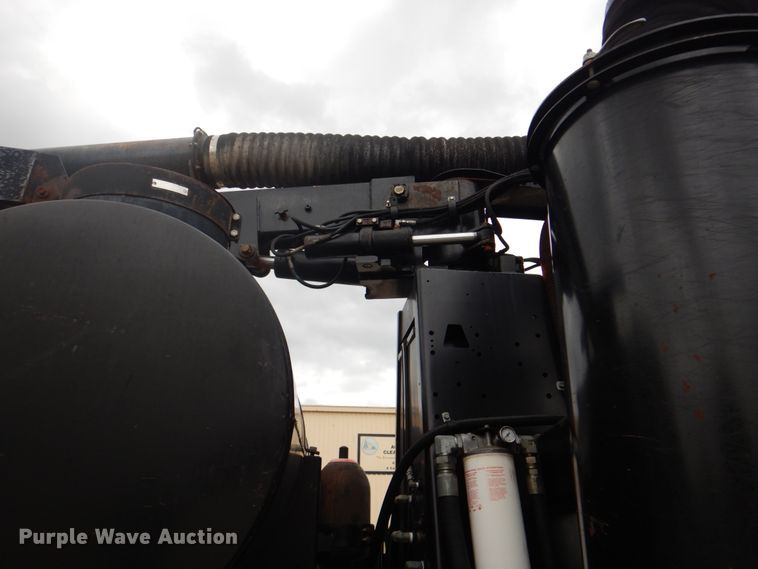 image for item DH5290 2006 International 7600 hydrovac truck