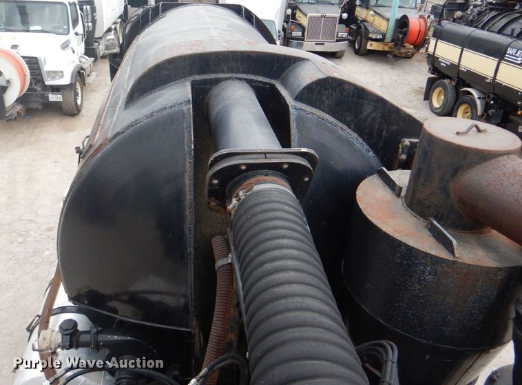 image for item DH5290 2006 International 7600 hydrovac truck