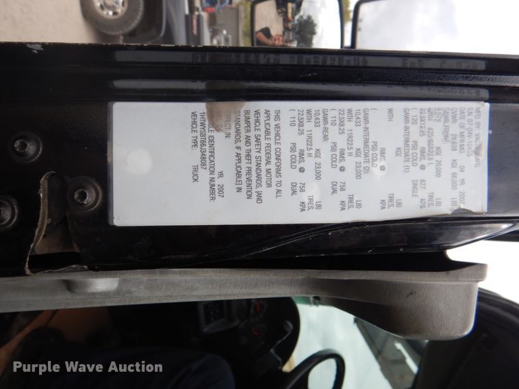 image for item DH5290 2006 International 7600 hydrovac truck