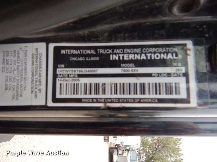 image for item DH5290 2006 International 7600 hydrovac truck