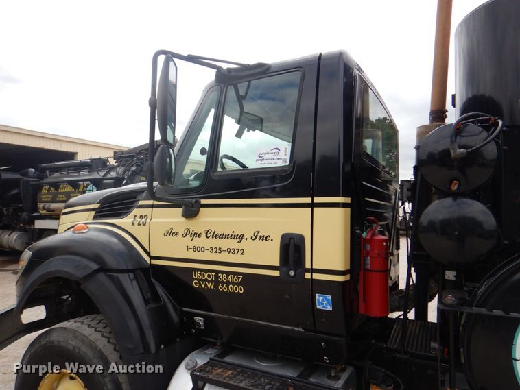 image for item DH5291 2008 International 7600 hydro excavation truck