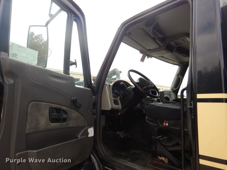 image for item DH5291 2008 International 7600 hydro excavation truck