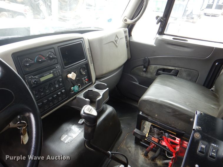 image for item DH5291 2008 International 7600 hydro excavation truck