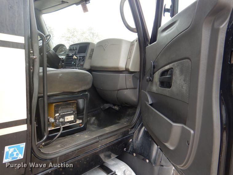 image for item DH5291 2008 International 7600 hydro excavation truck