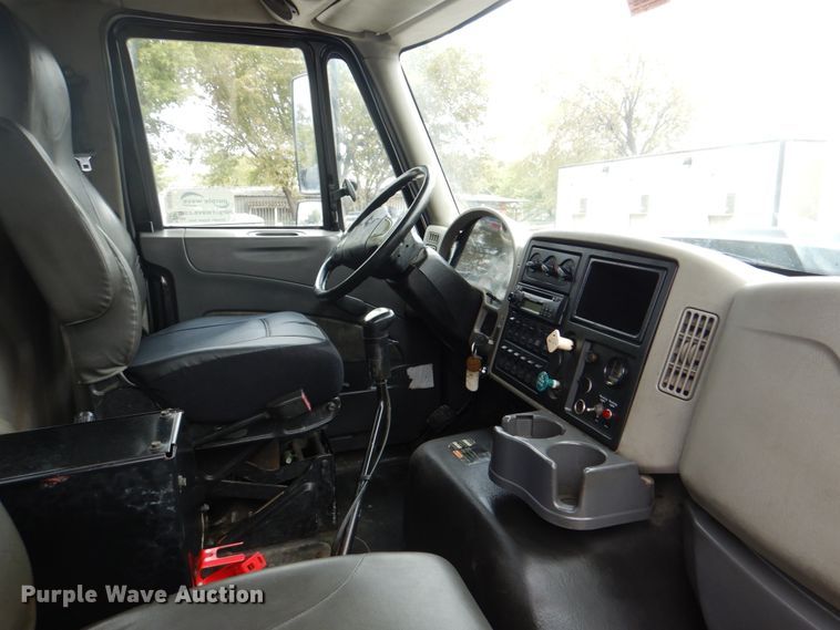 image for item DH5291 2008 International 7600 hydro excavation truck