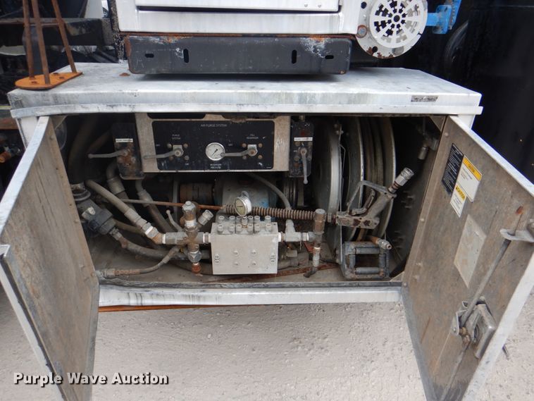 image for item DH5291 2008 International 7600 hydro excavation truck