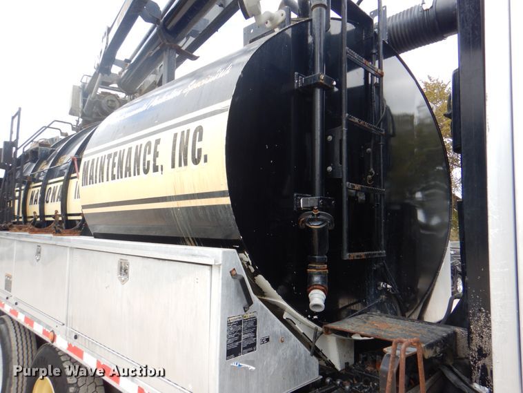 image for item DH5291 2008 International 7600 hydro excavation truck