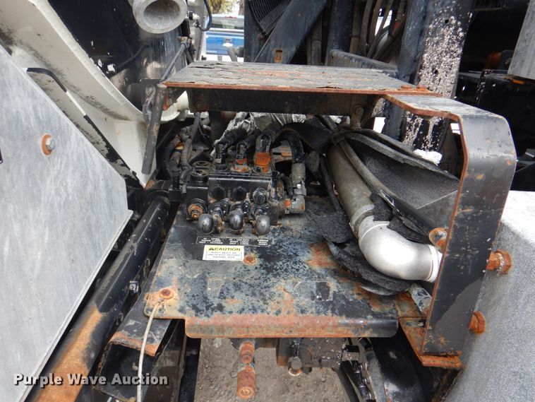 image for item DH5291 2008 International 7600 hydro excavation truck