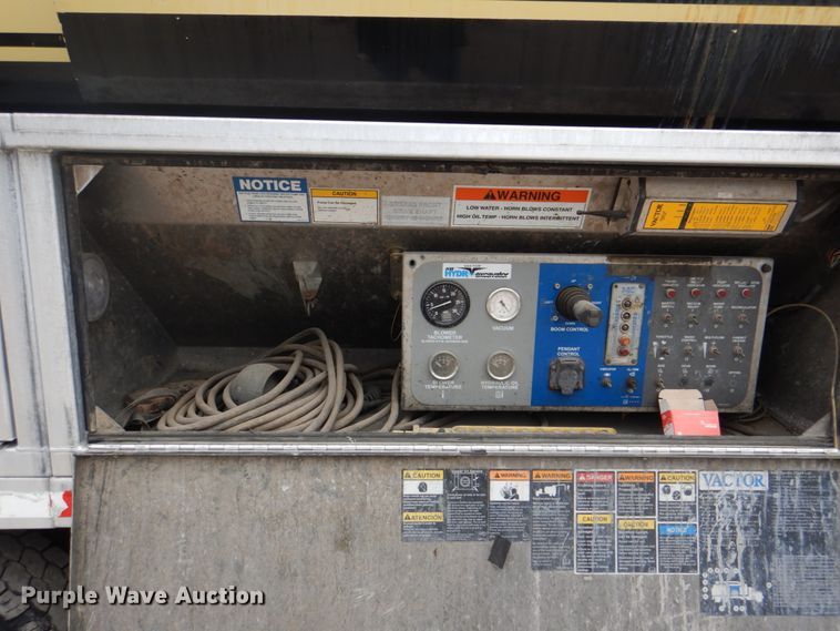 image for item DH5291 2008 International 7600 hydro excavation truck