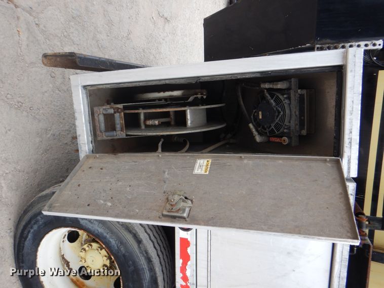 image for item DH5291 2008 International 7600 hydro excavation truck