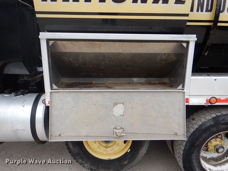 image for item DH5291 2008 International 7600 hydro excavation truck