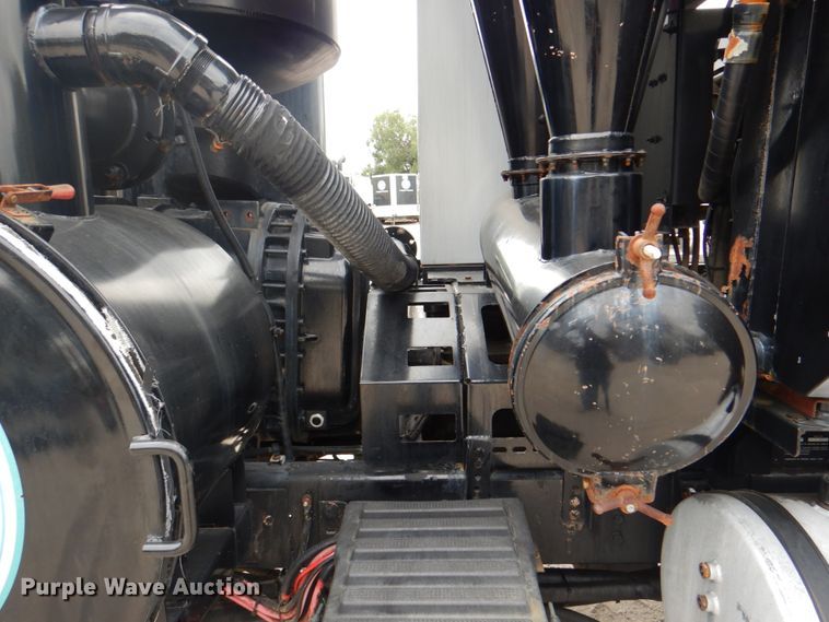 image for item DH5291 2008 International 7600 hydro excavation truck