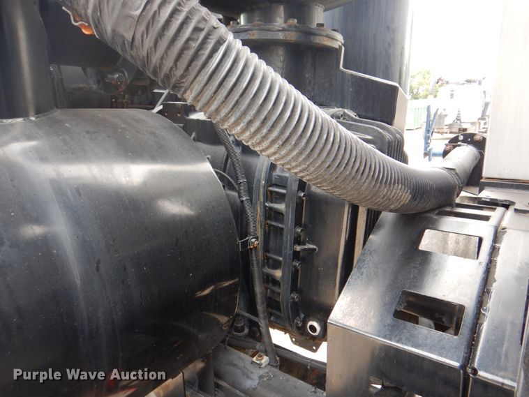 image for item DH5291 2008 International 7600 hydro excavation truck