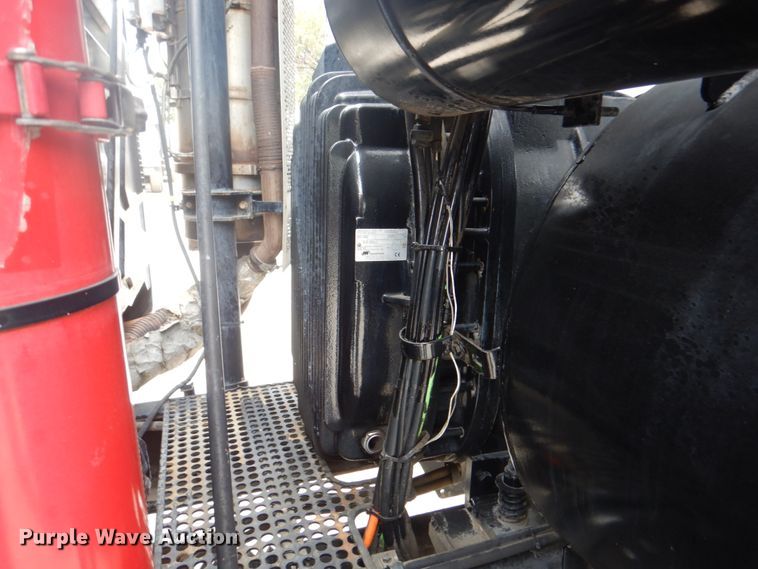 image for item DH5291 2008 International 7600 hydro excavation truck