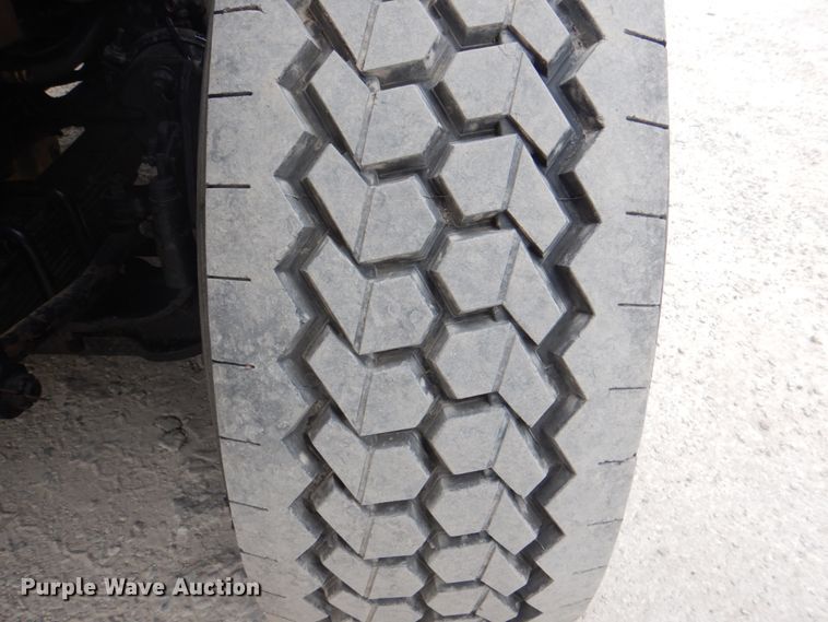 image for item DH5291 2008 International 7600 hydro excavation truck