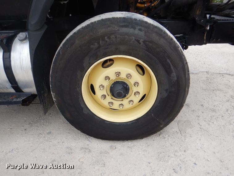 image for item DH5291 2008 International 7600 hydro excavation truck