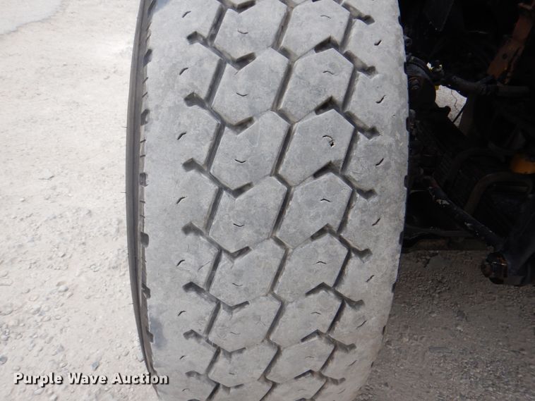 image for item DH5291 2008 International 7600 hydro excavation truck