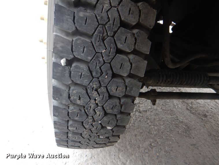 image for item DH5291 2008 International 7600 hydro excavation truck