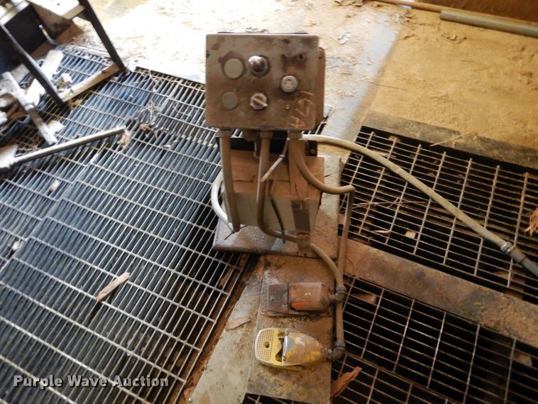 image for item DH6148 Mcdonough band saw sawmill