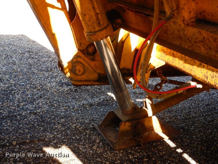 image for item DH6171 1977 Load King 302DFP equipment trailer