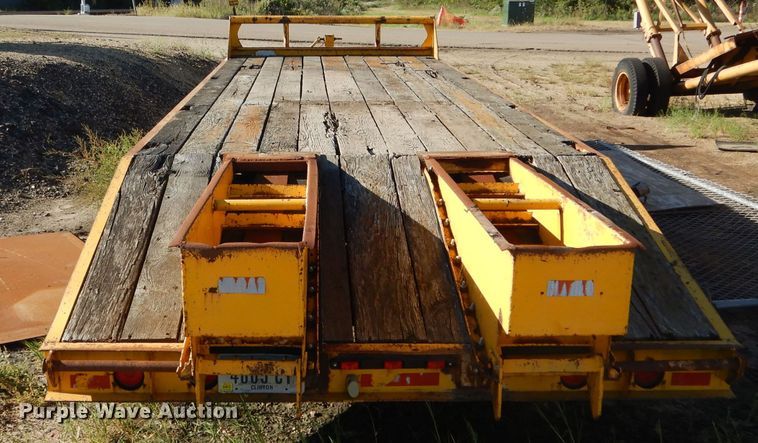 image for item DH6172 1978 Trail King 1200-2400 equipment trailer